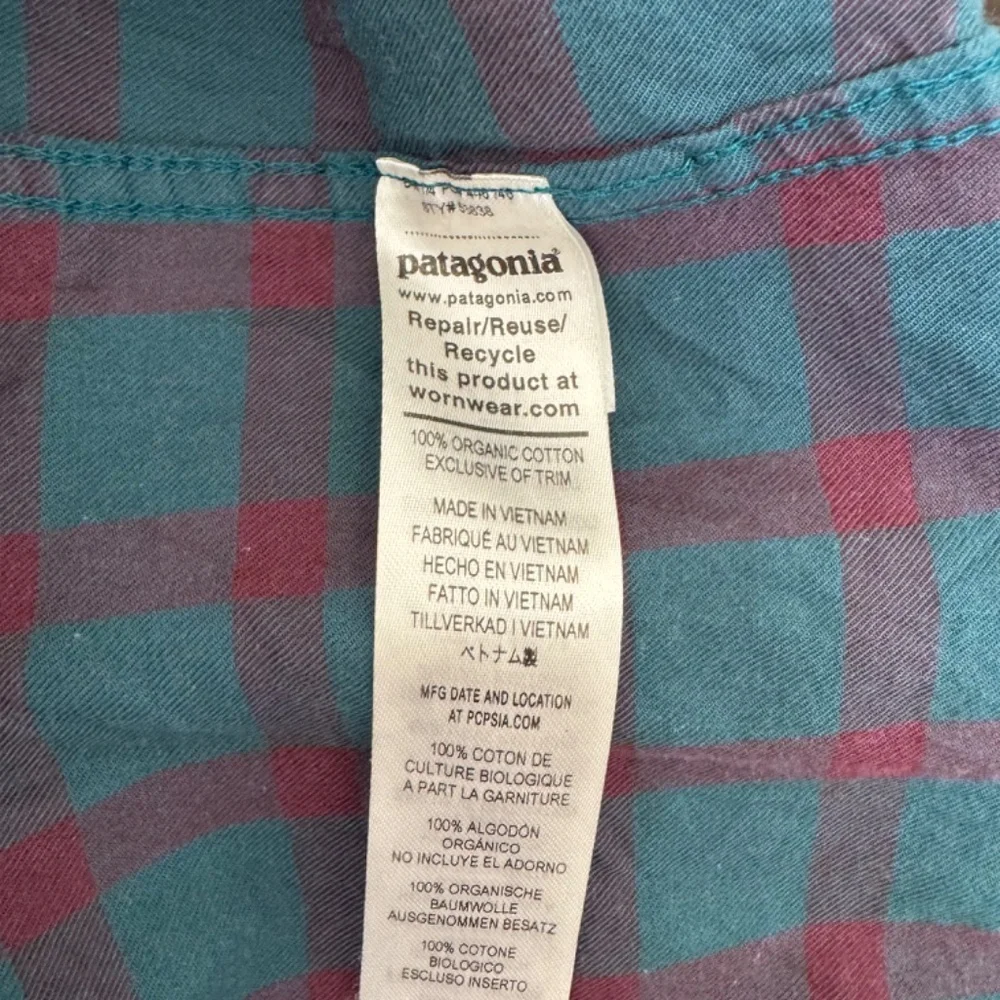 EUC Patagonia Long-Sleeved Pima Cotton Shirt, Blue/Red plaid, size L - Picture 6 of 7